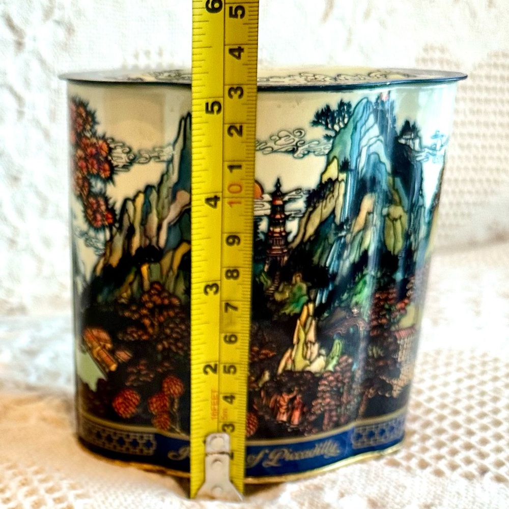 Vtg Jacksons of Piccadilly London Morning Tea Tin Canister Unique Shape
Tiffany - Picture 9 of 11